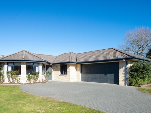 17 Stonebridge Park Drive, Holdens Bay