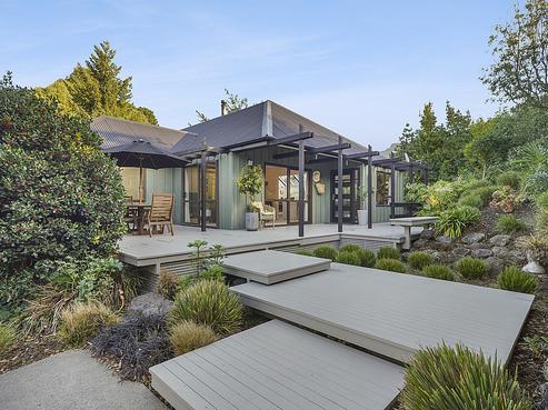 142 Main Road, Governors Bay