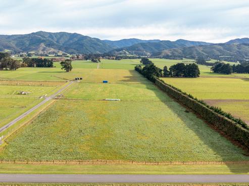 64A Thomas Road, Carterton