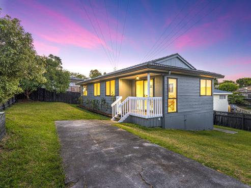 11 Halloran Place, Massey