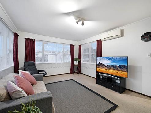 250 Triangle Road, Massey