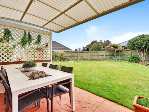 8 Elsa Kidson Court, Stoke