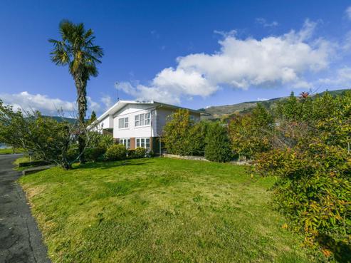 1 Chartwell Place, Richmond
