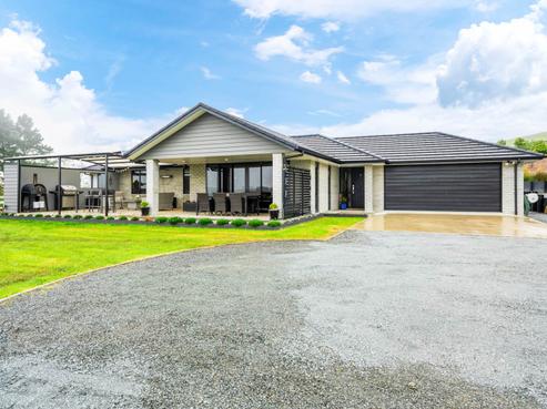 225 Valley View Road, Otaika