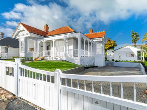 4 Burgess Road, Devonport