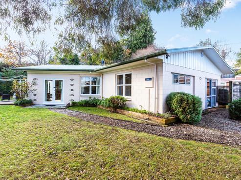 10 Kowhai Road, Rainbow Point