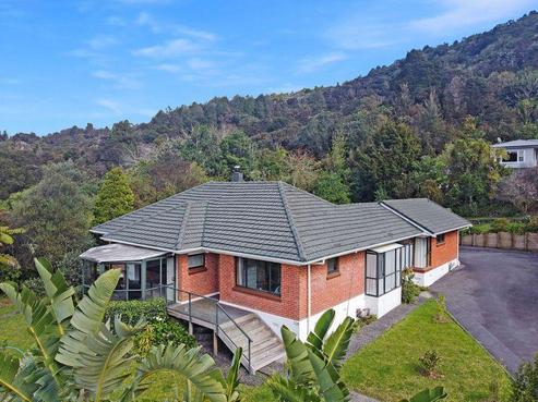 238 Western Hills Drive, Avenues