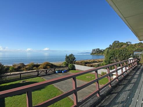14 Parapara Esplanade, Parapara