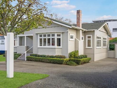 39 Queensway, Three Kings