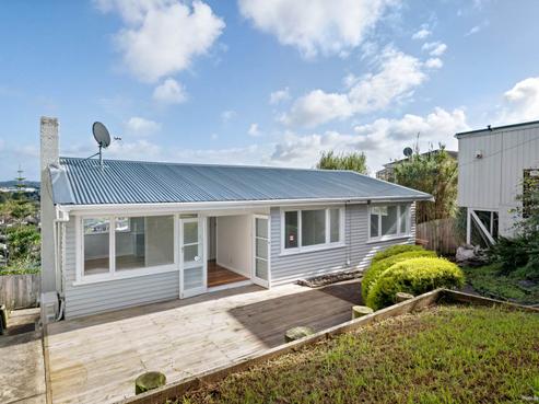 602 East Coast Road, Pinehill