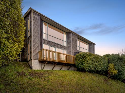 10B Caples Place, Fernhill/Sunshine Bay