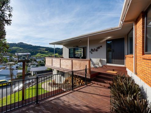 17 Delphic Street, Sawyers Bay