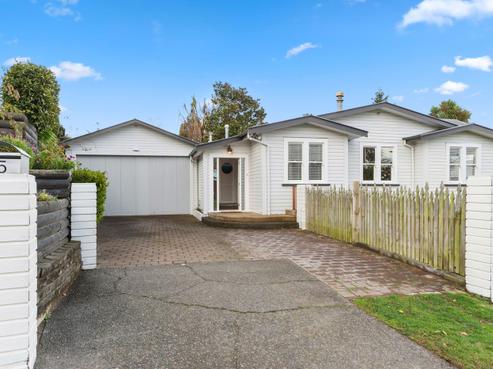 5 Ngamotu Road, Taupo