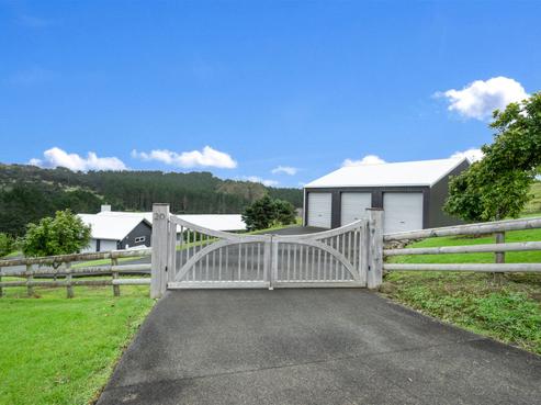 20 Manuka Grove, Helensville