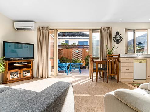 2/108 Yaldhurst Road, Sockburn