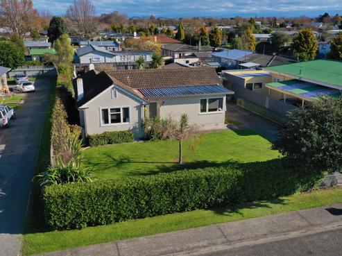 803 Lawrence Street, Akina