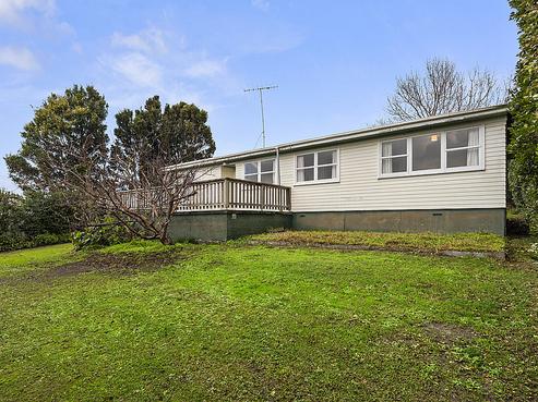 15 Pakiri Road, Leigh