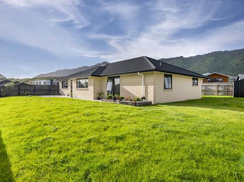 7 Morepork Drive, Waikanae