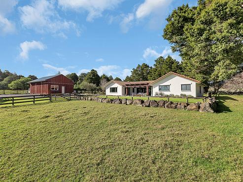 33 Carruth Road, Poroti