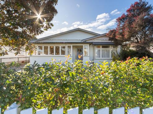 412 Massey Street, Akina