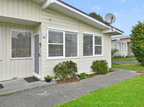 2/44 Britannia Street, Petone
