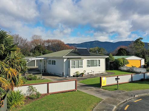 27 Feary Crescent, Takaka