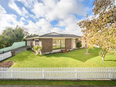 27 Amberley Avenue, Westbrook