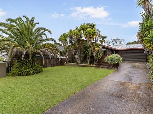 3 Coubray Place, Botany Downs