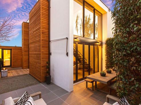 114 Caledonian Road, Saint Albans