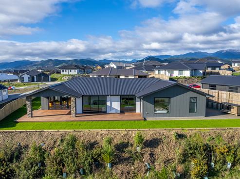 23 Coppermine Crescent, Brightwater
