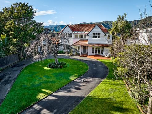66 Penrose Street, Woburn