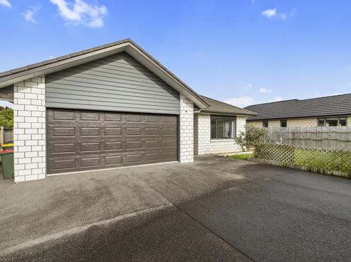 12 Oolong Court, Huntington