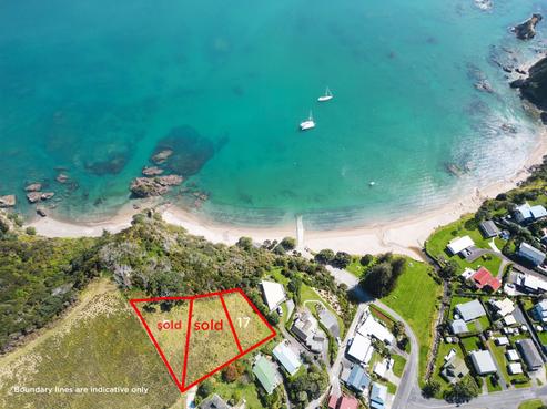 17 Tapeka Heights Lane, Russell