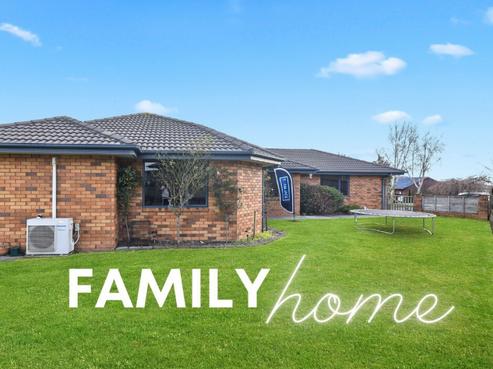 12 Farleigh Close, Huntington