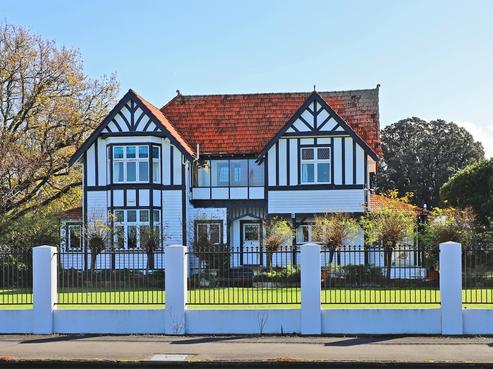 711 Southland Road, Raureka