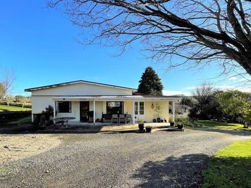 11 Stuart Street, Owaka