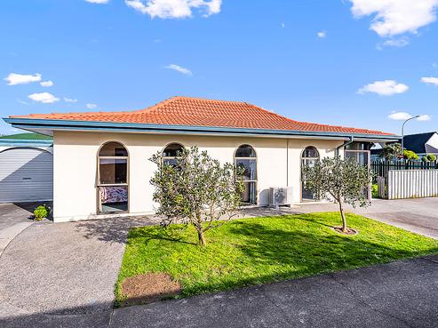 118 Hillcrest Road, Raumati Beach