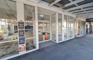Large Showroom in the HEART of Newtown
