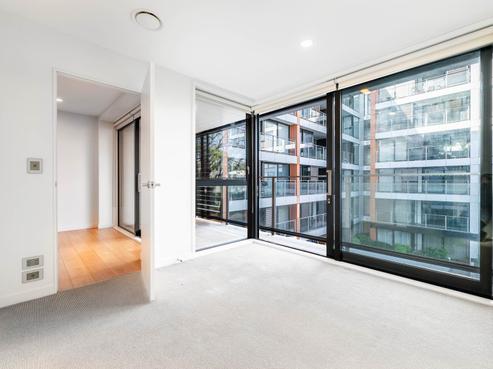 203/10 Lion Place, Epsom