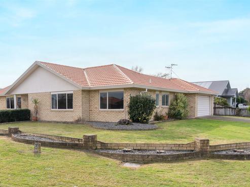 24 Admiral Crescent, Flagstaff