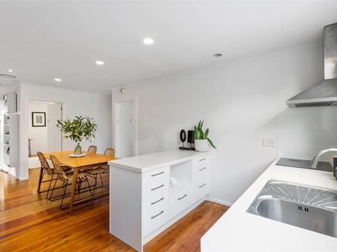 11 Hazelmere Road, Sandringham