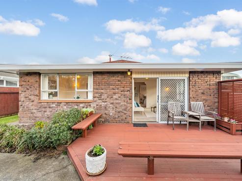 46 Queens Grove, Central Hutt