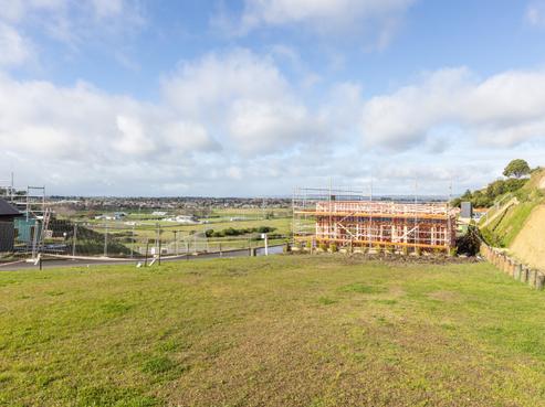 93 Oak Road, Poraiti