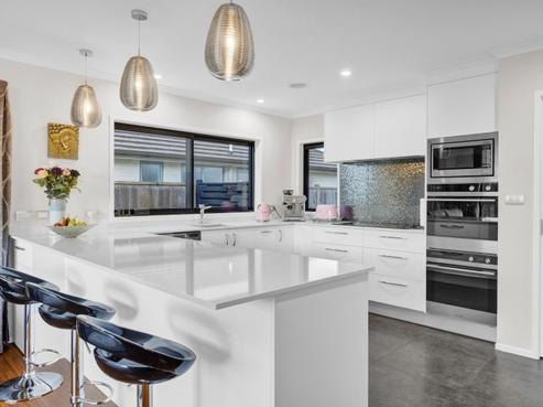 8 Greenridge Lane, Merrilands