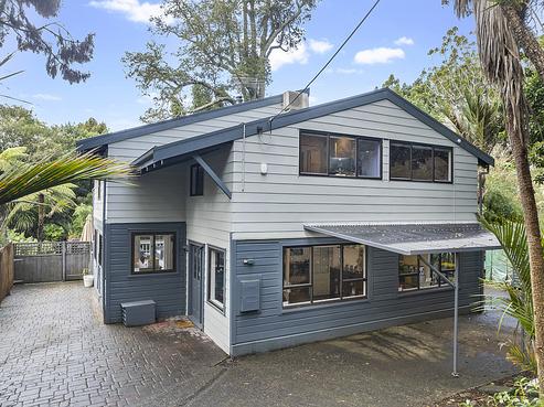 7 Sylvan Valley Avenue, Titirangi