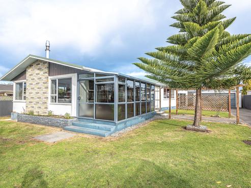 11 Lindsey Crescent, Springvale