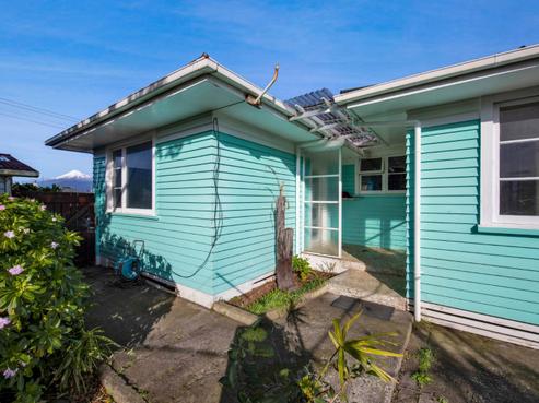30 Paritutu Road, Spotswood