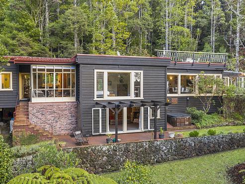 218 Atkinson Road, Titirangi