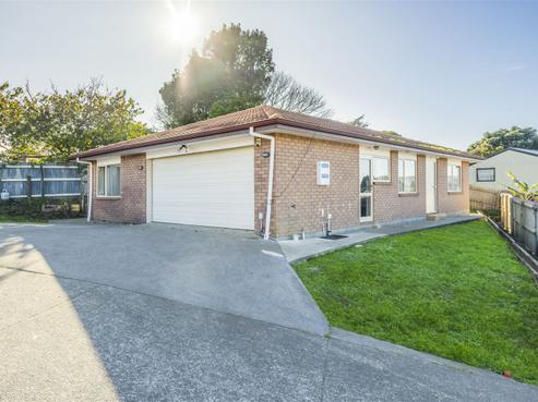 92 Robert Skelton Place, Clendon Park