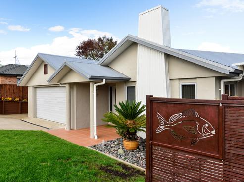 22 Palm Grove Drive, Western Heights
